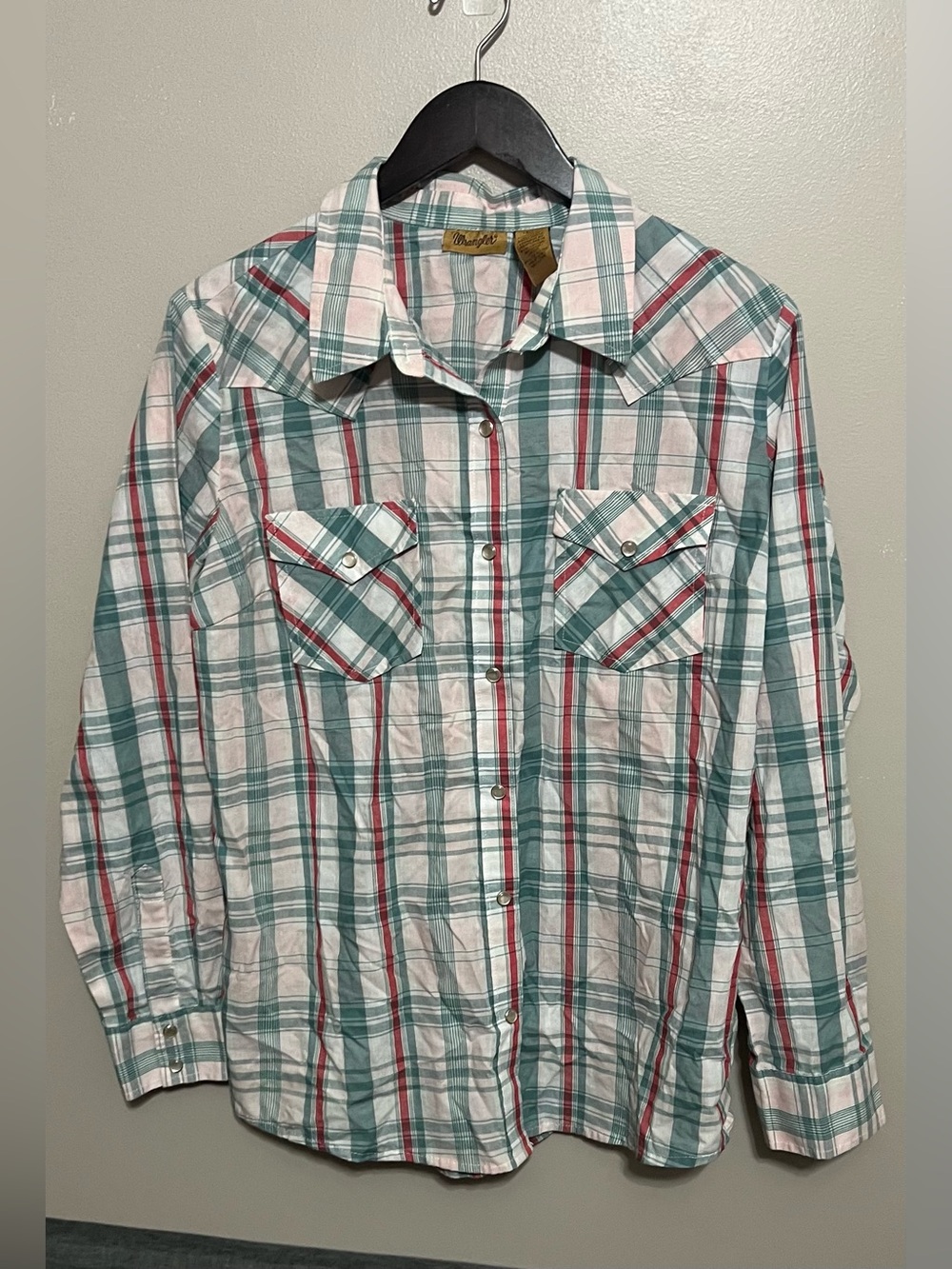 Wrangler long sleeve pearl snap plaid shirt Size Large